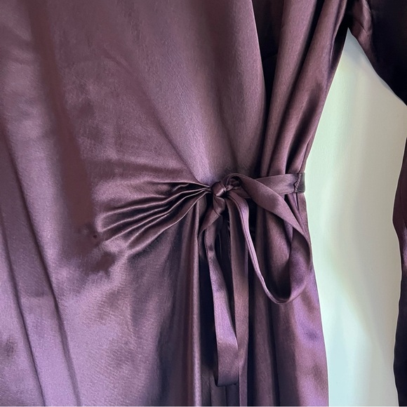 Banana Republic Treccia Hammered Satin Dress in Purple Prune, Size Small - Picture 6 of 13